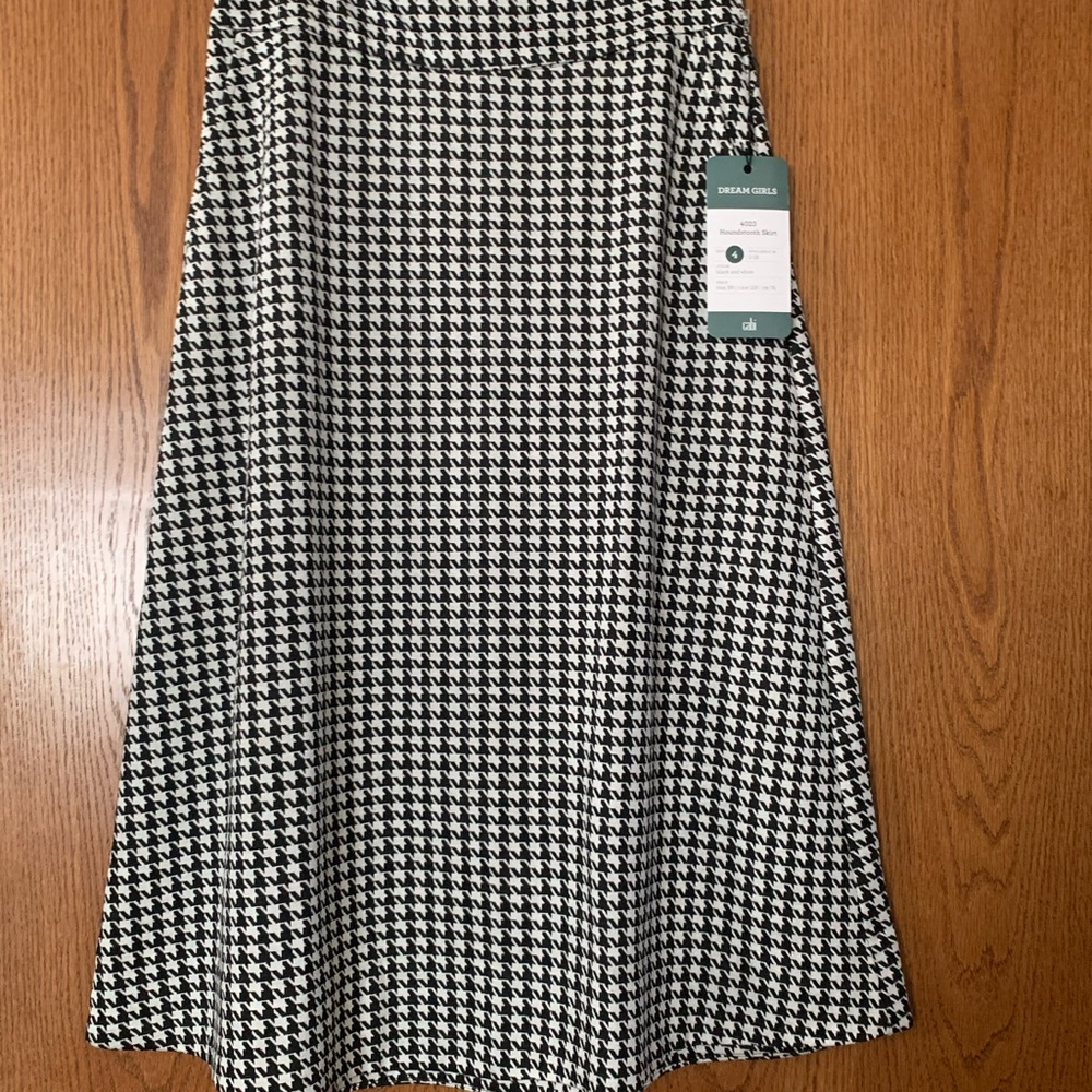 Houndstooth skirt